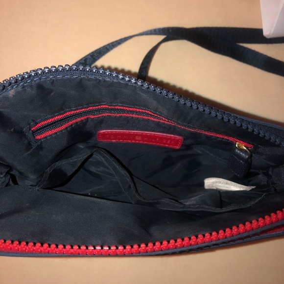 Tommy Hilfiger side bag - Picture 2 of 2